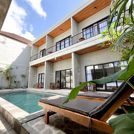 Adi Surya Guest House 세미냑 외부 사진