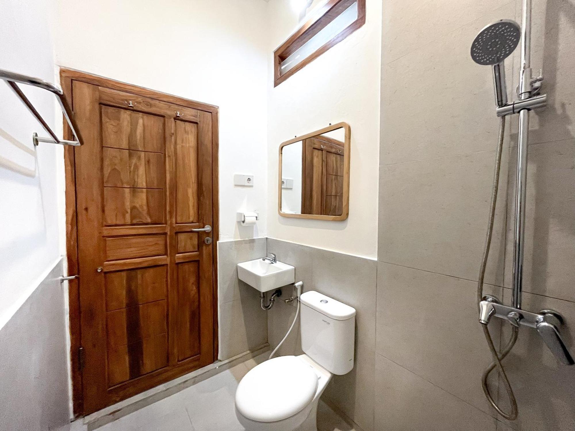 Adi Surya Guest House 세미냑 외부 사진