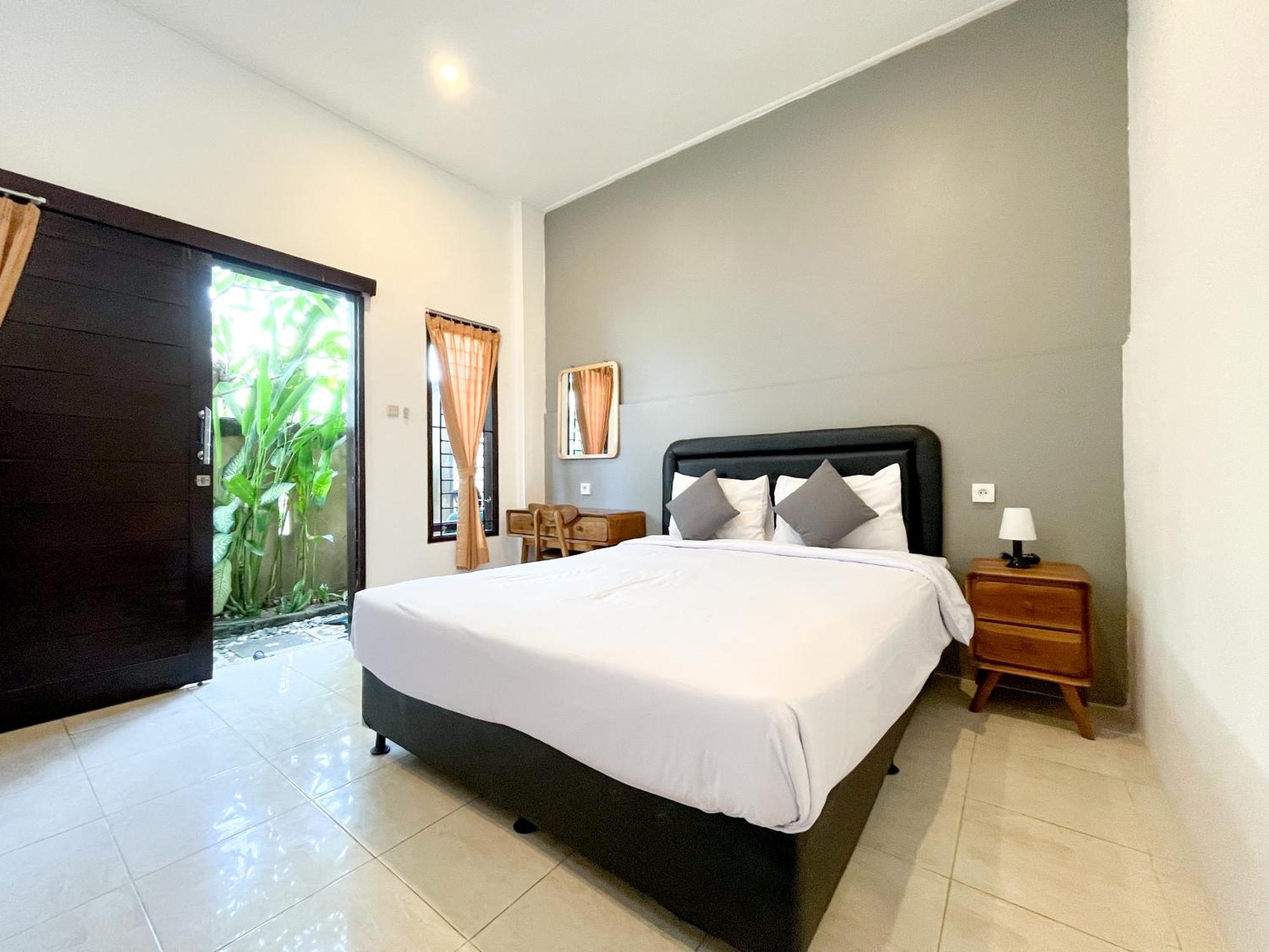 Adi Surya Guest House 세미냑 외부 사진
