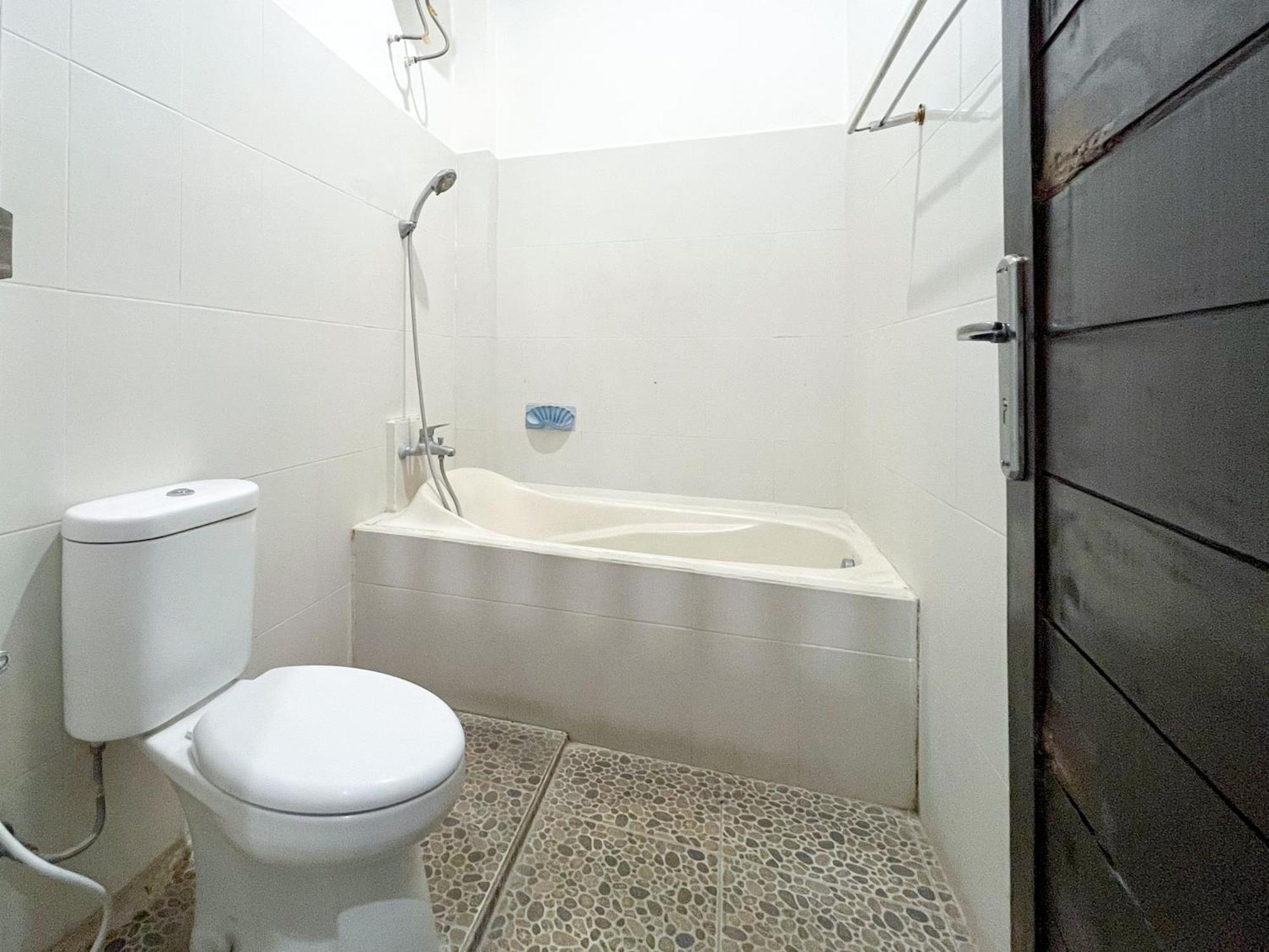 Adi Surya Guest House 세미냑 외부 사진